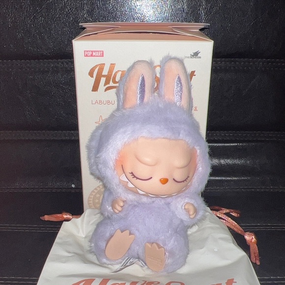 ZIZI ~ HAVE A SEAT LABUBU AUTHENTIC~ POPMART - Picture 2 of 5